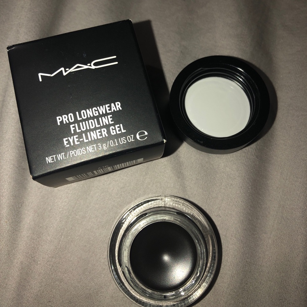 MAC PRO LONGWEAR FLUIDLINE EYE-LINER GEL